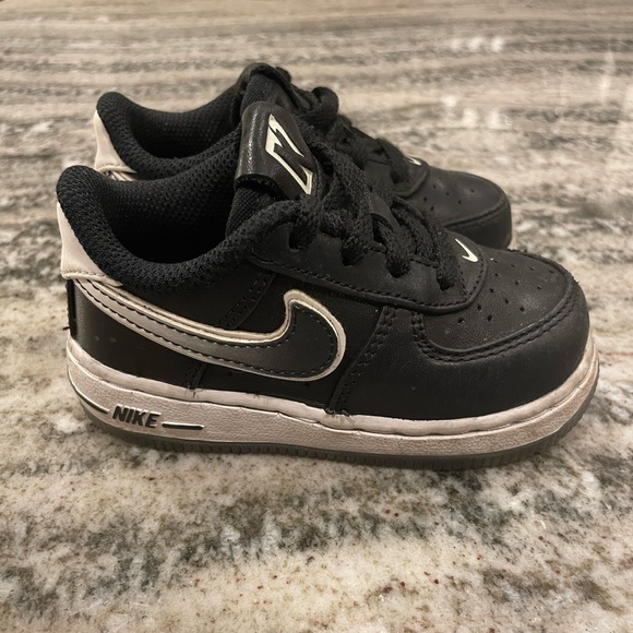 Nike Air Force 1 Colon Kaepernick 6C - Picture 1 of 4